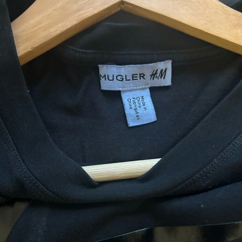 Mugler Black Graphic Short Sleeve Tee - Picture 2 of 3